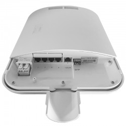 SW0504POE-G-60-OUT - Switch de sobremesa con 4 RJ45 PoE + 1 Uplink RJ45 + 1 Uplink SFP.