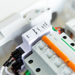 Shelly Pro 3EM 120A - Controlador de consumo eléctrico trifásico