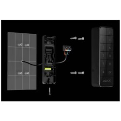 Teclado Ajax Fibra blanco instalado para el control del sistema de alarma